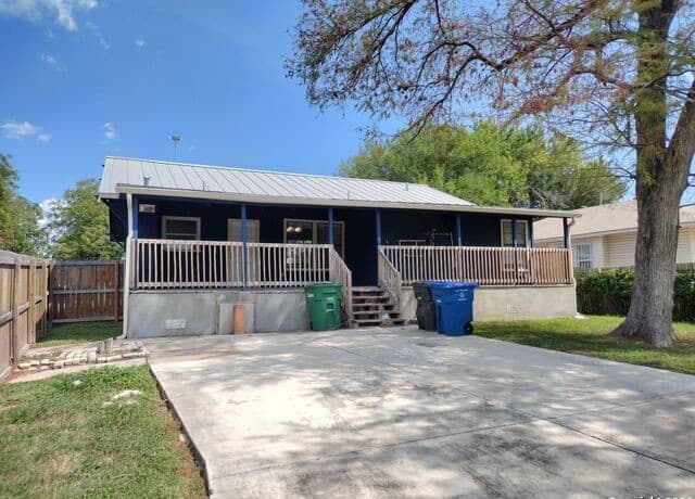 3-bedroom rental at 135 Harvard Ter in San Antonio, TX — photo 4
