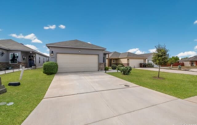 3-bedroom rental at 3023 Laguna Cliffs in Converse TX