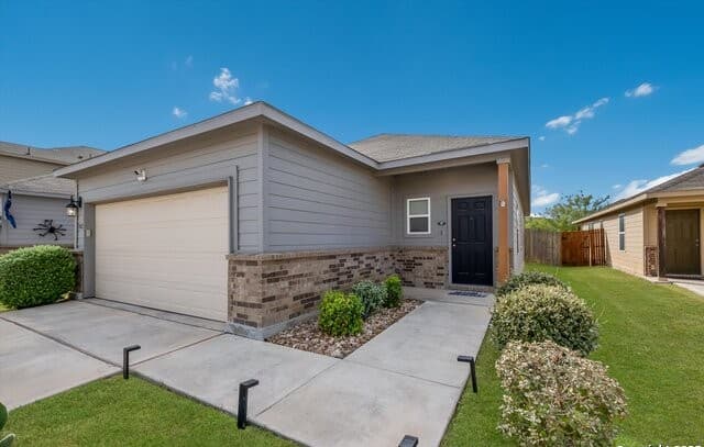 3-bedroom rental at 3023 Laguna Cliffs in Converse, TX — photo 4