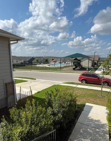 4-bedroom rental at 9114 Mccoy Pass in Converse, TX — photo 3