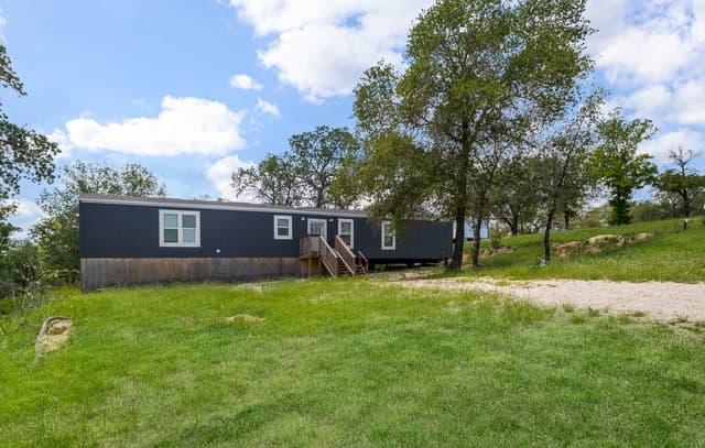 3-bedroom rental at 173 Rocky Ridge Dr #153 in Poteet, TX — photo 1