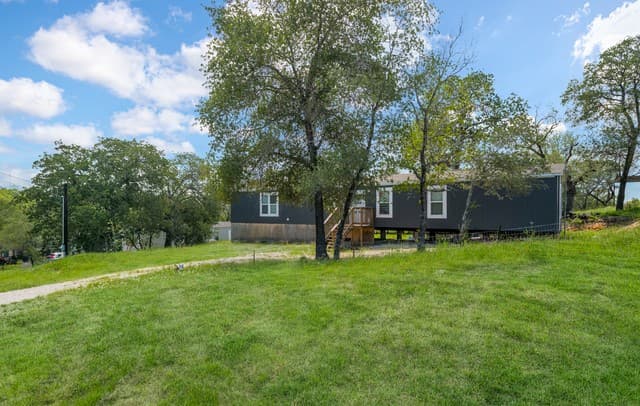 3-bedroom rental at 173 Rocky Ridge Dr #153 in Poteet, TX — photo 3