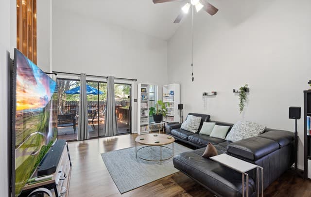 3-bedroom rental at 6405 Honey HL in San Antonio, TX — photo 5