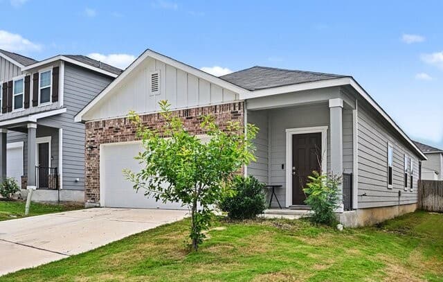 3-bedroom rental at 13522 Sunrise Mdw in St Hedwig, TX — photo 2
