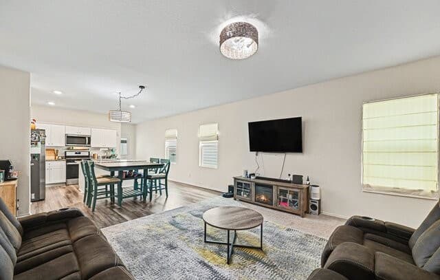 3-bedroom rental at 13522 Sunrise Mdw in St Hedwig, TX — photo 5