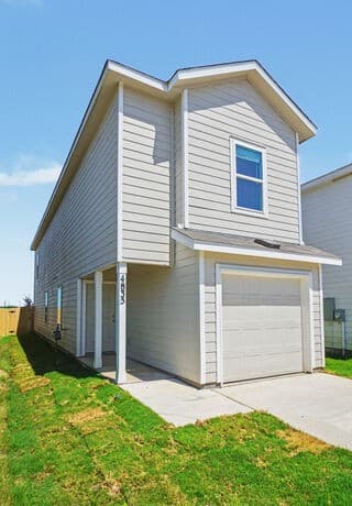 4-bedroom rental at 4835 Daisy Blossom in Converse, TX — photo 3