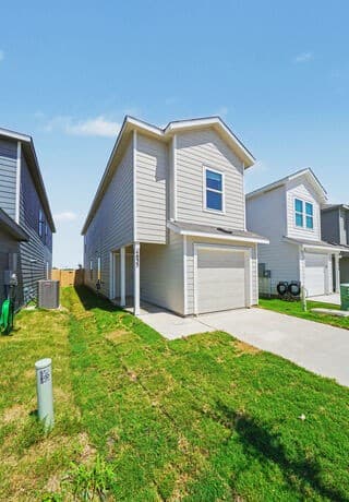 4-bedroom rental at 4835 Daisy Blossom in Converse, TX — photo 4