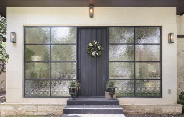 4-bedroom rental at 182 E Edgewood Pl in Alamo Heights, TX — photo 3