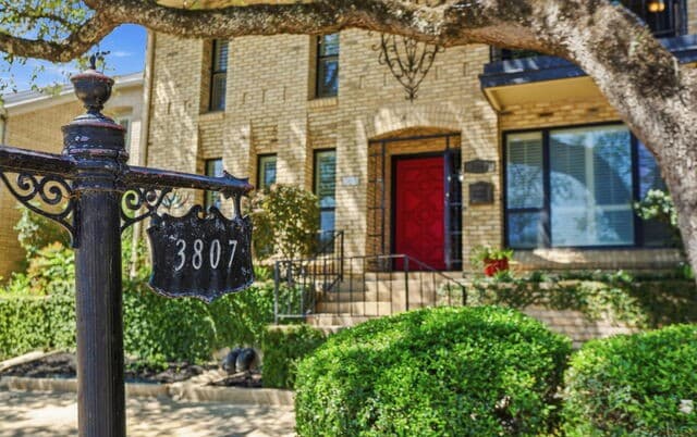 3-bedroom rental at 3807 E Songbird in San Antonio, TX — photo 1