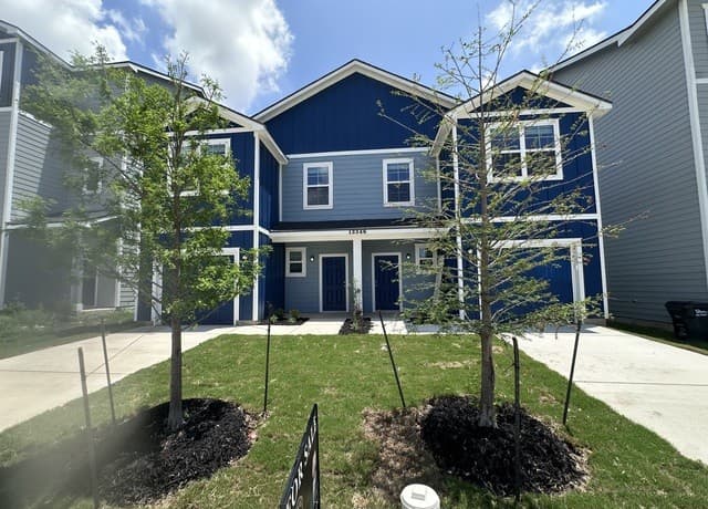 rental at 13346 Rowdy Cove in San Antonio, TX — photo 2