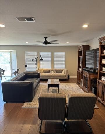 3-bedroom rental at 15971 Tampke Pl in San Antonio, TX — photo 3