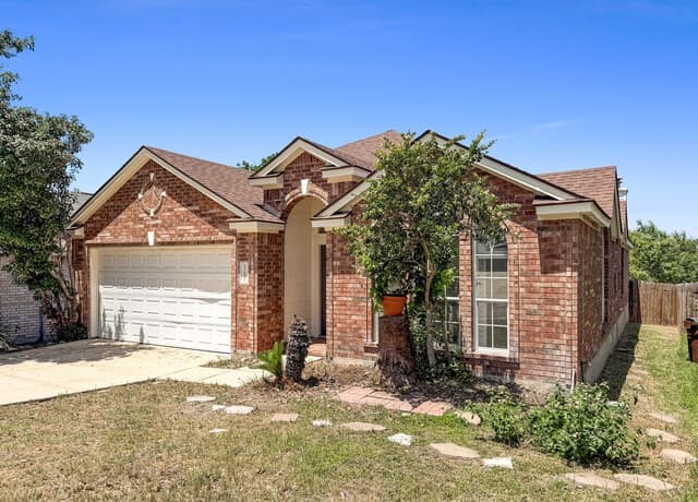 4-bedroom rental at 21607 Rio Comal in San Antonio, TX — photo 1