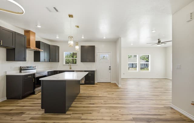 3-bedroom rental at 227 Spaatz in San Antonio, TX — photo 4