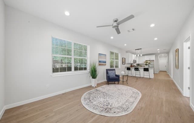2-bedroom rental at 1125 Delaware St in San Antonio, TX — photo 3