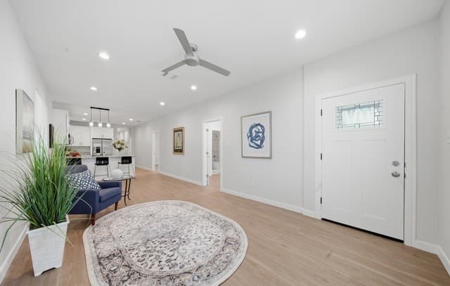 2-bedroom rental at 1125 Delaware St in San Antonio, TX — photo 4