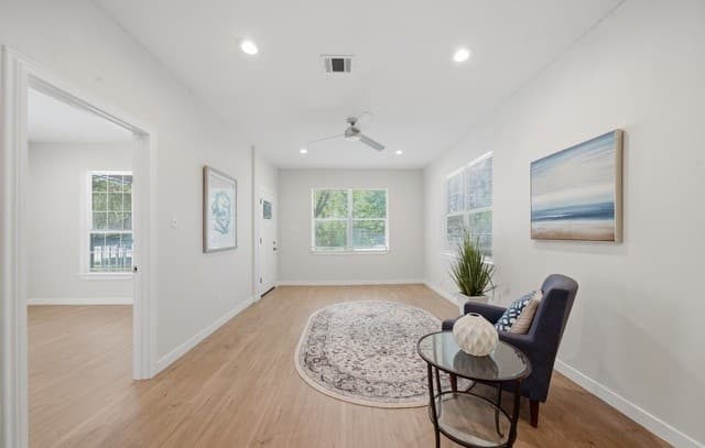 2-bedroom rental at 1125 Delaware St in San Antonio, TX — photo 5