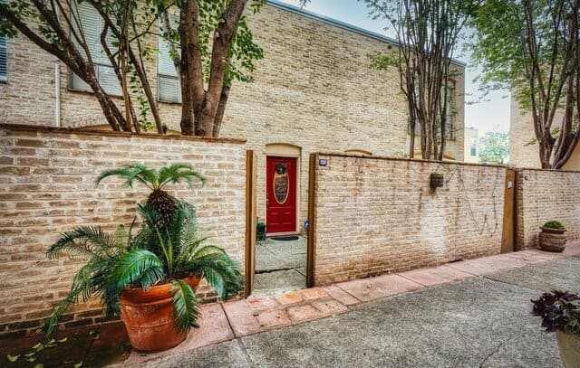 2-bedroom rental at 185 Terrell Rd Unit 604 in San Antonio, TX — photo 1