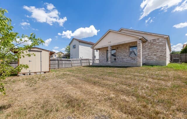 4-bedroom rental at 6119 Lauras Farm in San Antonio, TX — photo 4