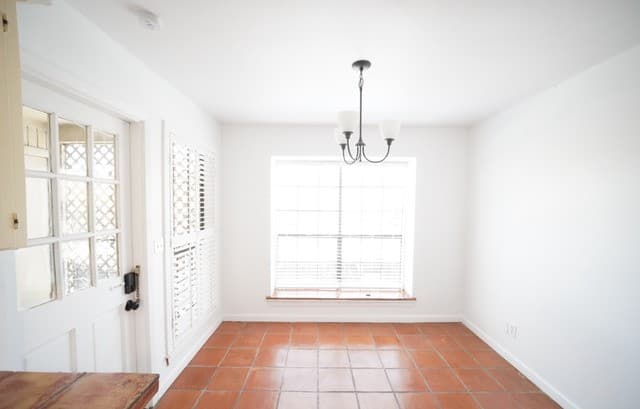 2-bedroom rental at 7926 Broadway Unit 102 in San Antonio, TX — photo 4