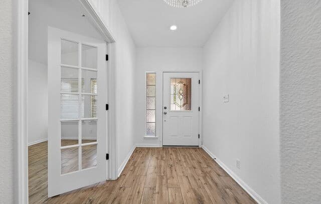 3-bedroom rental at 10203 Divide Mt in San Antonio, TX — photo 1