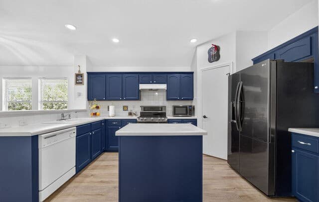 3-bedroom rental at 10203 Divide Mt in San Antonio, TX — photo 4