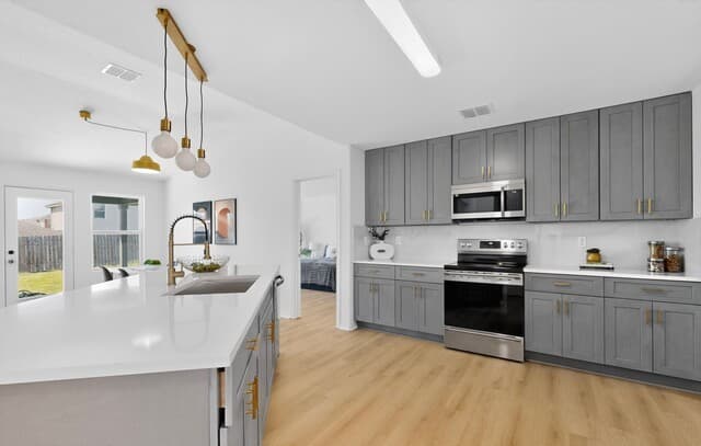 5-bedroom rental at 7306 Concerto Dr in San Antonio, TX — photo 1