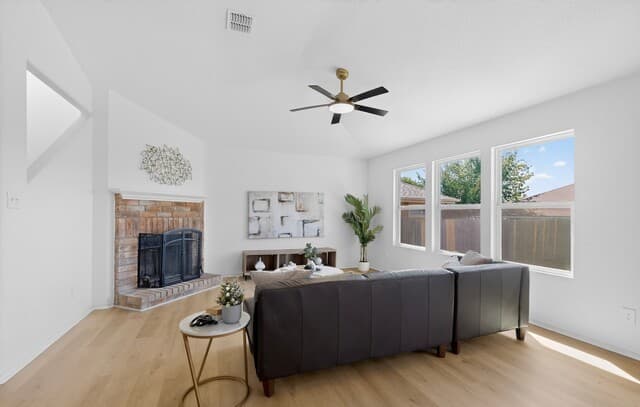 5-bedroom rental at 7306 Concerto Dr in San Antonio, TX — photo 5