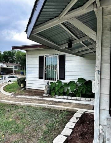 2-bedroom rental at 347 Sublett Dr in San Antonio, TX — photo 2