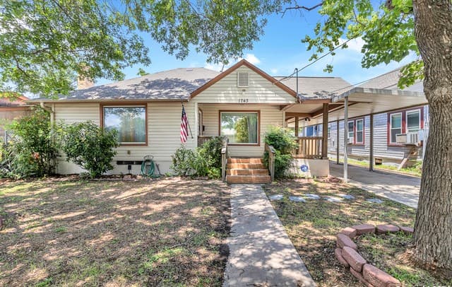 3-bedroom rental at 1743 Huisache Ave in San Antonio, TX — photo 1