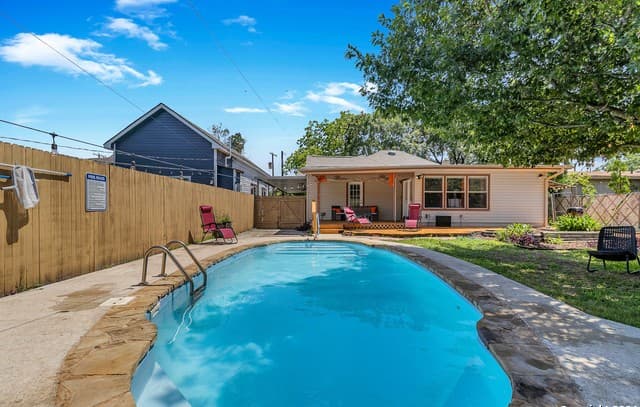 3-bedroom rental at 1743 Huisache Ave in San Antonio, TX — photo 2