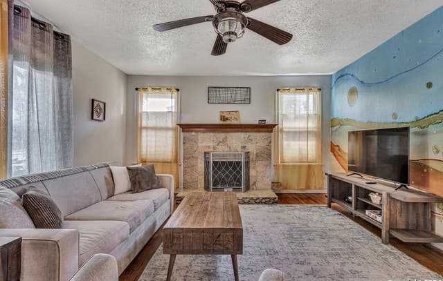 3-bedroom rental at 1743 Huisache Ave in San Antonio, TX — photo 3