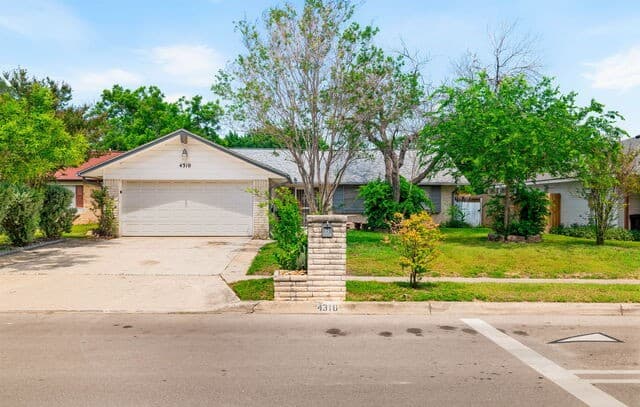 4-bedroom rental at 4310 Valleybrook in San Antonio, TX — photo 1
