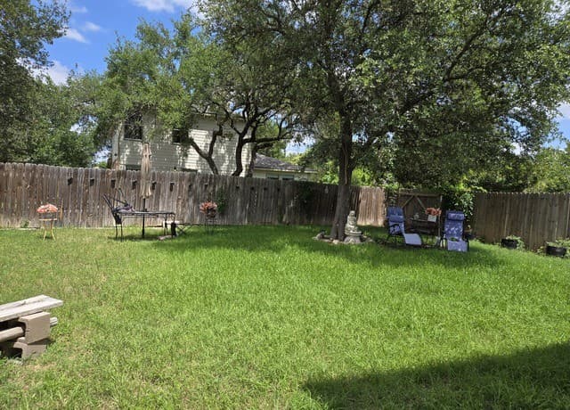 3-bedroom rental at 7443 Carriage Pass in San Antonio, TX — photo 3