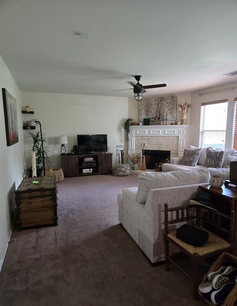 3-bedroom rental at 7443 Carriage Pass in San Antonio, TX — photo 5