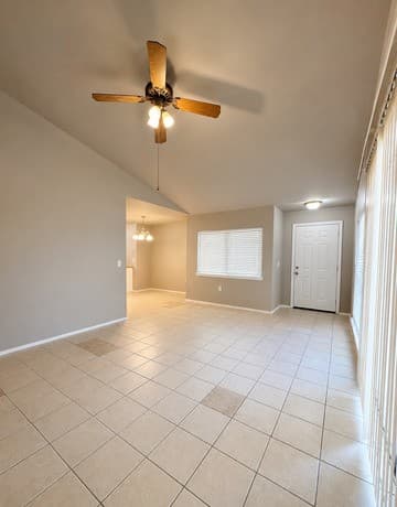 3-bedroom rental at 8023 Laurel Bnd in San Antonio, TX — photo 4
