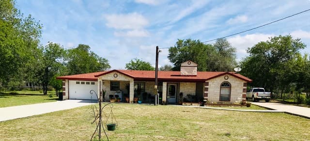 3-bedroom rental at 1215 Red Gate Dr in San Antonio, TX — photo 1