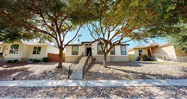3-bedroom rental at 6127 Royal Rdg in San Antonio, TX — photo 1