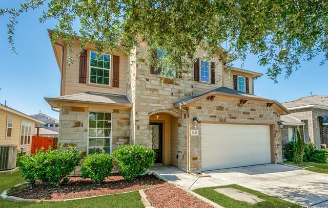 4-bedroom rental at 7823 Bluebird Haven in Selma, TX — photo 1