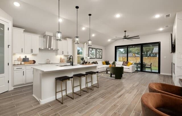 4-bedroom rental at 109 Nordlinger Court in Mico, TX — photo 4