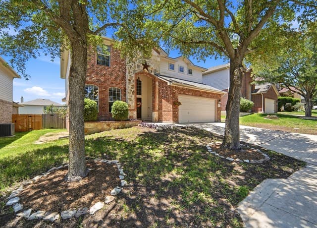 4-bedroom rental at 25611 Preserve Crest in San Antonio, TX — photo 4