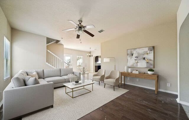 3-bedroom rental at 6718 Loma Secca in San Antonio, TX — photo 5