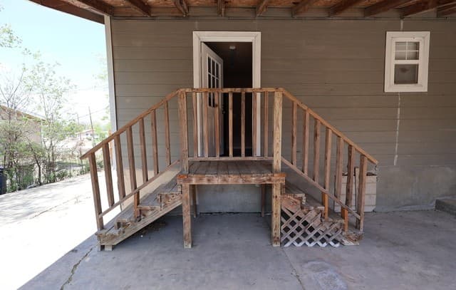 2-bedroom rental at 1300 Norfleet St in San Antonio, TX — photo 5