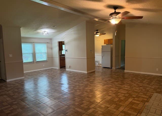 3-bedroom rental at 127 Stonegate in Boerne, TX — photo 3