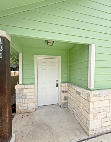 3-bedroom rental at 131 Arizona in San Antonio, TX — photo 2