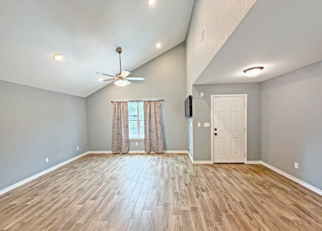 3-bedroom rental at 131 Arizona in San Antonio, TX — photo 3