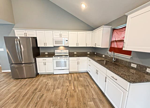 3-bedroom rental at 131 Arizona in San Antonio, TX — photo 4