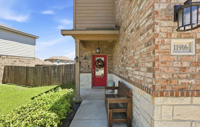 3-bedroom rental at 11916 Luckey Falls in San Antonio, TX — photo 3