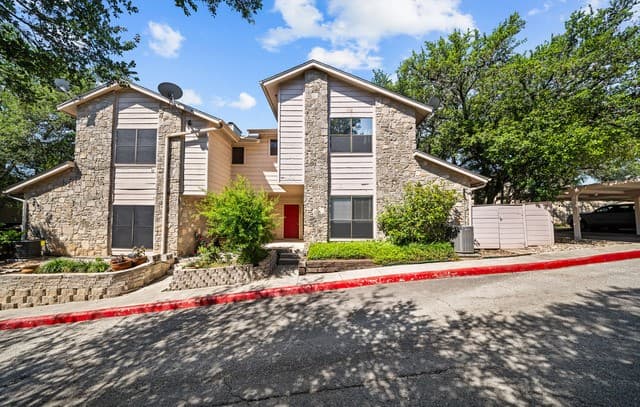 2-bedroom rental at 829 W Bitters Rd Unit APT 502 in San Antonio, TX — photo 1