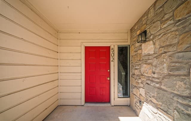 2-bedroom rental at 829 W Bitters Rd Unit APT 502 in San Antonio, TX — photo 2
