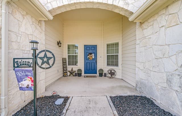 4-bedroom rental at 137 Hidden Cave in Cibolo, TX — photo 3